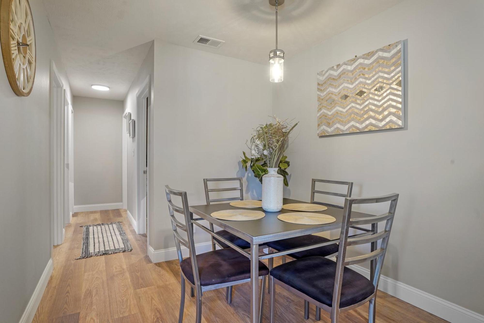 Downtown Med District: Stylish & Modern 2Bd, 1Ba Capital City Escape! Apartment Springfield Exterior photo